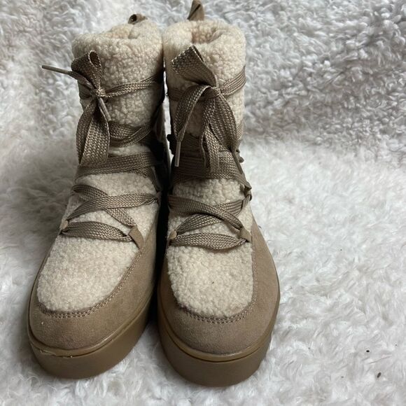 NWT Universal Thread Brigitte ankle Boots khaki and beige faux fur SZ 11 - Picture 3 of 12